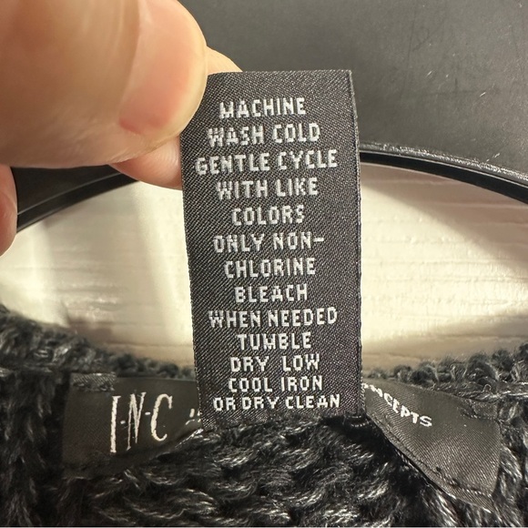 NEW INC Petite chunky knit gray sweater, size SP, cable, ruffle, layer, fall - Picture 4 of 10